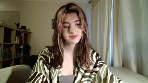 Dia online show from March 28, 3:13 pm