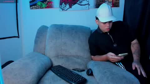 dulce_and_lion online show from October 23, 5:31 am