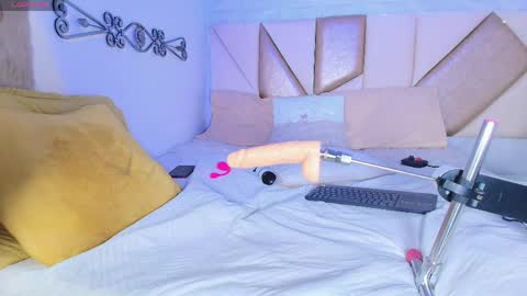 DULCE  online show from May 22, 2:57 pm