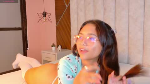 DULCE HOLY online show from June 5, 6:52 am