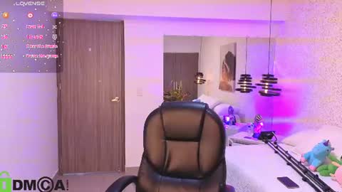 dulce_isabel_ online show from July 21, 4:03 am