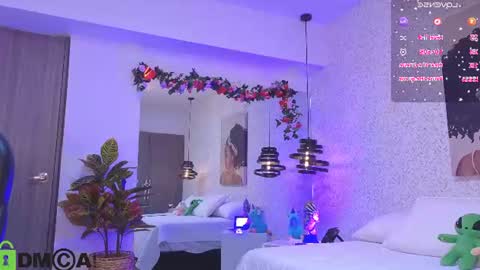 dulce_isabel_ online show from July 4, 4:16 am