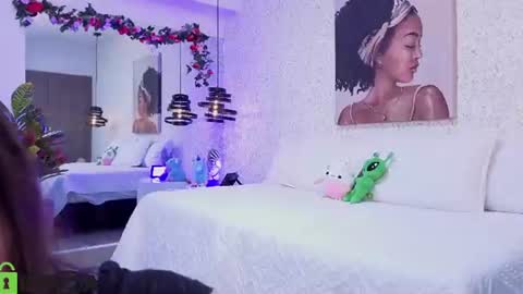 dulce_isabel_ online show from July 2, 3:55 am