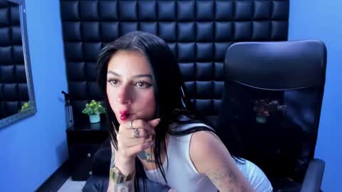 dulce_miiaa online show from March 10, 6:56 pm