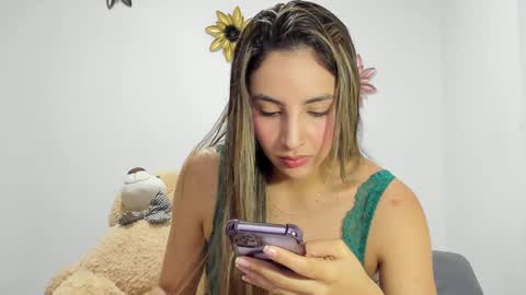 Snapshot of dulce_roberts_ chatting on January 22, 1:42 pm Dulce  online show from January 22, 1:42 pm