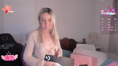 Snapshot of dulcejulia chatting on September 28, 7:45 pm Sweetnina online show from September 28, 7:45 pm