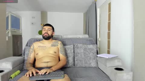 Jlozada05 online show from February 28, 5:00 am