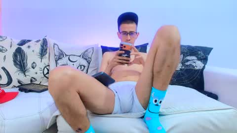 Dustin Dollin online show from July 3, 6:45 pm