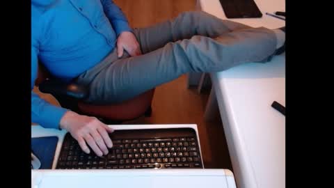 dutchpornking2 online show from November 28, 8:43 am