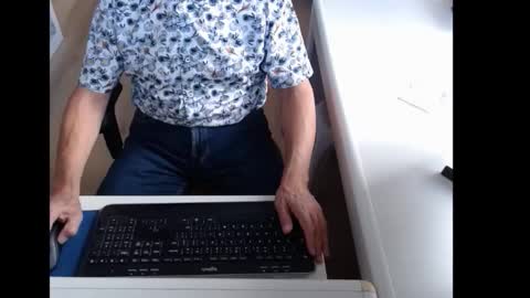 dutchpornking2 online show from September 13, 9:01 am