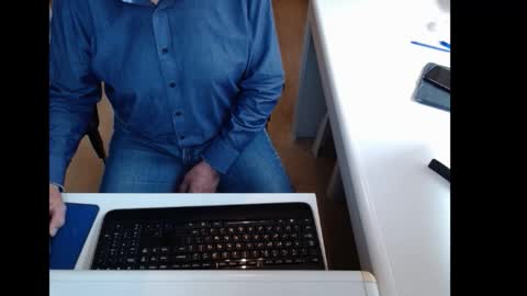 dutchpornking2 online show from October 19, 11:15 am