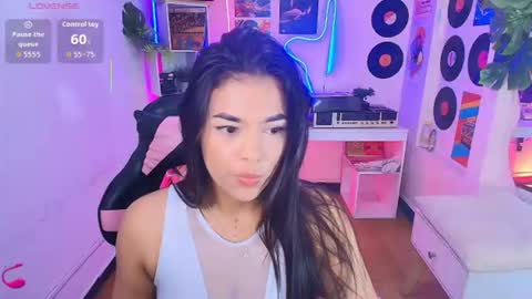 duulce_mia online show from July 10, 11:37 am