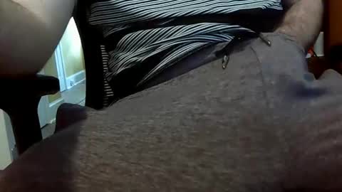 dweav240 online show from October 22, 4:52 pm