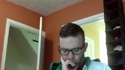 dweav240 online show from April 20, 9:07 pm