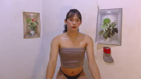 dy_namite online show from March 25, 6:25 pm