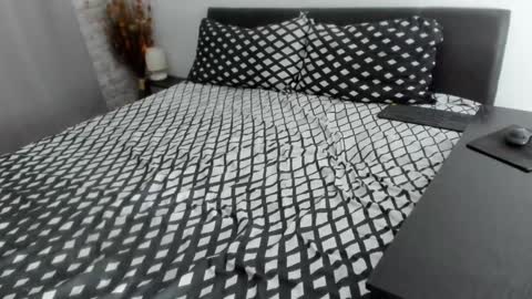 Dyanne online show from September 18, 5:06 pm