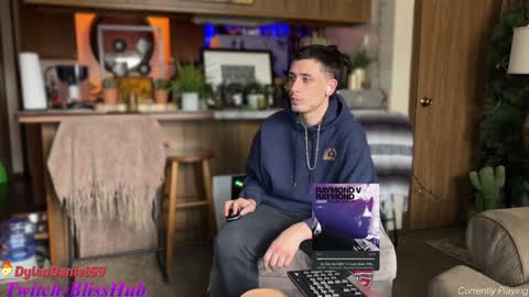 Dylan Daniel 7.8 online show from December 28, 8:25 pm