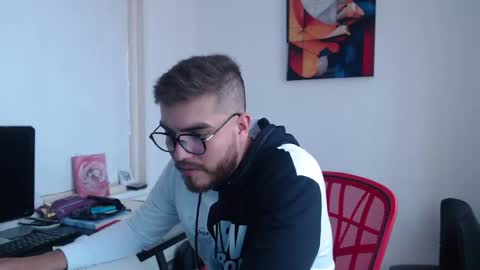 dylanhot10 online show from February 5, 7:53 pm