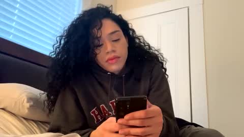 Dynasty online show from February 13, 9:06 pm