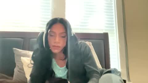 Dynasty online show from November 29, 7:32 pm