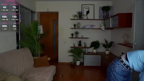 Emma online show from November 10, 7:11 am