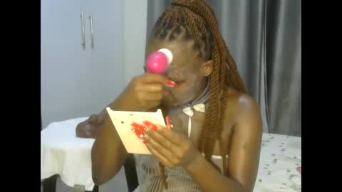 east_queen online show from March 1, 4:00 pm