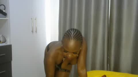 east_queen online show from February 20, 6:28 am