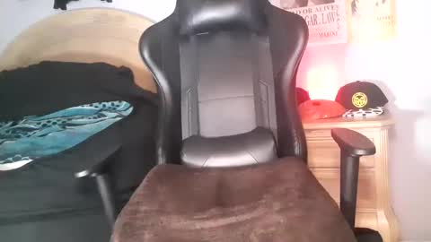 TWITTER   INSTAGRAM    easybreezy20   ONLINE 1230 AM TO 7AM online show from September 22, 7:23 am