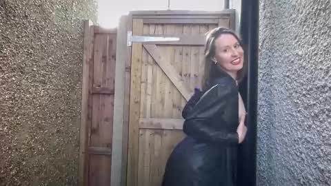 Snapshot of eatmypie69 chatting on February 28, 2:09 pm Nadia Ferreira  online show from February 28, 2:09 pm