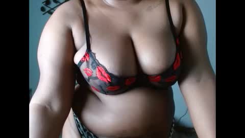 ebony_luna1 online show from February 3, 8:35 pm