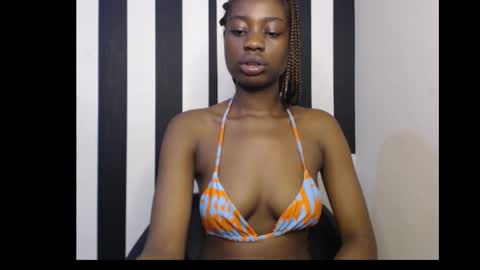 Ella online show from October 30, 2:28 pm