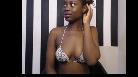 Ella online show from November 9, 12:30 pm