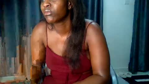 Loreina online show from July 5, 9:00 pm