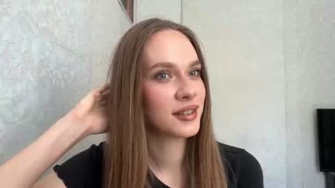 Lily online show from June 17, 6:51 am