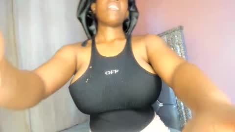 ebonysmiles00 online show from June 9, 9:42 am