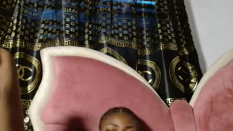 ebonyxxbabe online show from December 18, 6:52 am