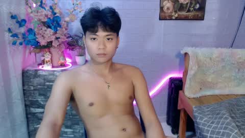 edelcum_xx online show from June 28, 11:06 am