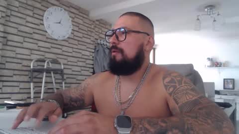 Snapshot of edgarram83 chatting on October 25, 6:41 pm edgarram83 online show from October 25, 6:41 pm