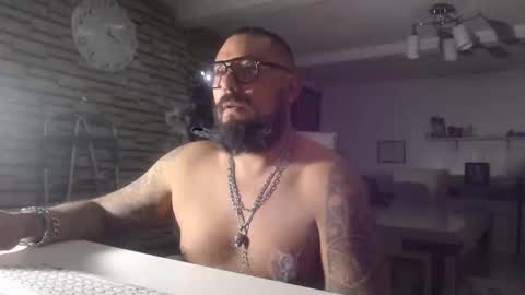 Snapshot of edgarram83 chatting on October 20, 6:18 am edgarram83 online show from October 20, 6:18 am