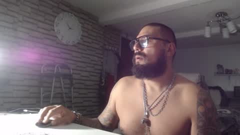 Snapshot of edgarram83 chatting on October 11, 8:52 am edgarram83 online show from October 11, 8:52 am