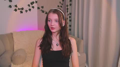 Lisa  online show from February 1, 4:03 am