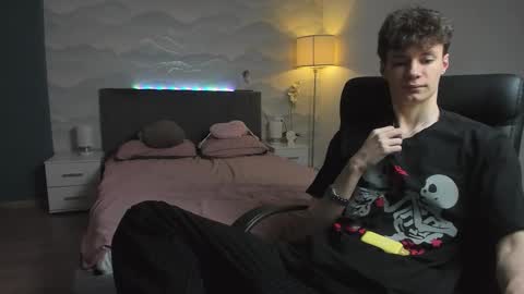 edvardblare online show from October 15, 3:46 pm