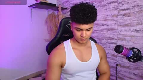 Snapshot of edward__clarck chatting on October 6, 12:28 am EDWARD CLARCK online show from October 6, 12:28 am