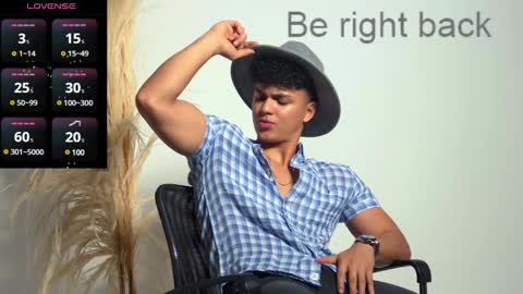 Snapshot of edward__clarck chatting on February 23, 6:28 am EDWARD CLARCK online show from February 23, 6:28 am