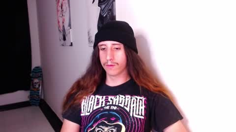 edward_chann online show from December 16, 4:55 am