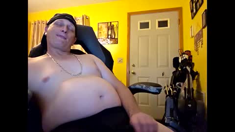 Snapshot of edwardaims_2please chatting on October 1, 2:54 am edwardaims_2please online show from October 1, 2:54 am