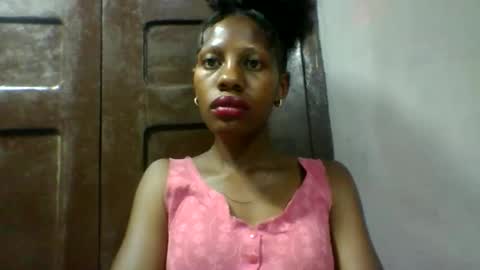 edwige770943 online show from May 6, 12:11 pm
