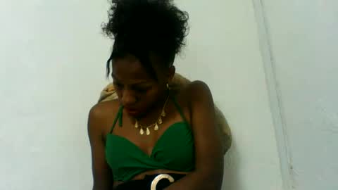 edwige770943 online show from June 16, 6:17 am