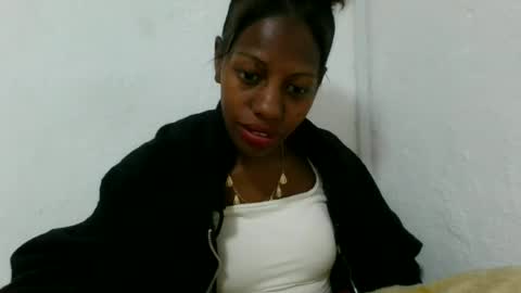 edwige770943 online show from July 2, 6:07 am