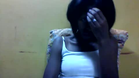edwige770943 online show from April 22, 3:35 am